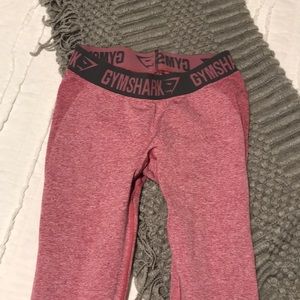 Gym shark leggings